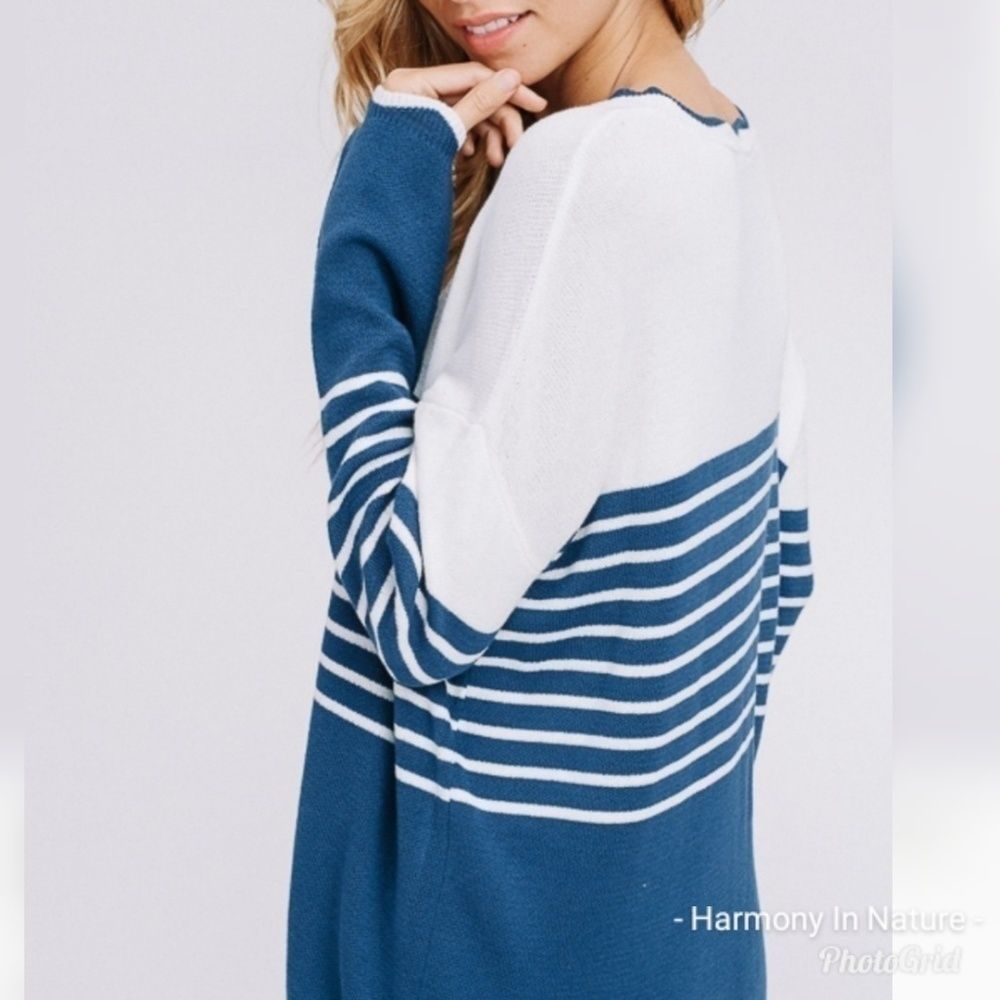 Navy Blue Wave Lightweight Sweater - Picture 4 of 6